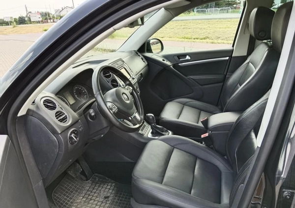 Volkswagen Tiguan cena 39900 przebieg: 230000, rok produkcji 2012 z Stąporków małe 379